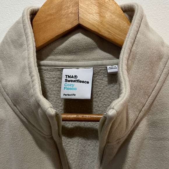 TNA Beige Half-Zip Cropped Sweatshirt Size M - Picture 2 of 8